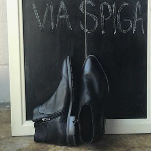 Via Spiga Black leather zip-up Ankle boots
